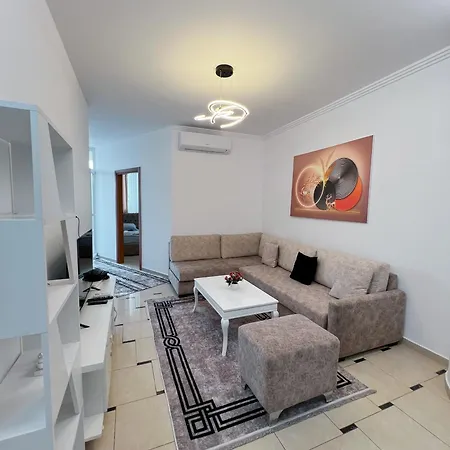 Tirana City Rental Apartments アパート *