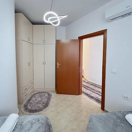 アパート Tirana City Rental Apartments ティラナ